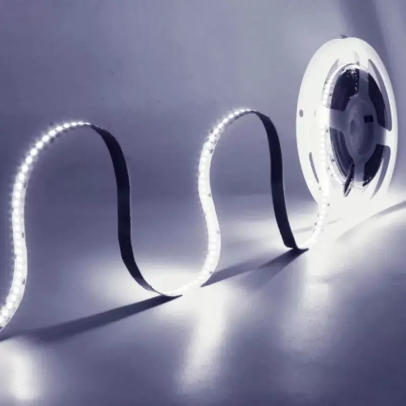 LED szalag , 2835 , 120 led/m , 10 Watt/m , hideg fehér, LEDISSIMO Csak ma