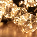 Home LPL 10 GLOBE micro LED-es fényfüzér, 4,5 m / 200 db melegfehér micro LED, víztiszta búra, sorolható, fekete gumivezeték, adapter, kül- és beltéri kivitel LPL 10 GLOBE Prémium