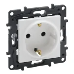 Outlet Legrand Niloé Step dugalj 2P+F csatlakozóaljzat (rugós) gyermekvédelemmel fehér 863120