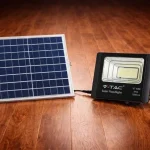 LED napelemes reflektor 16W-os napelemmel, 1050lm, IP65, 10000mAh Szuper akció
