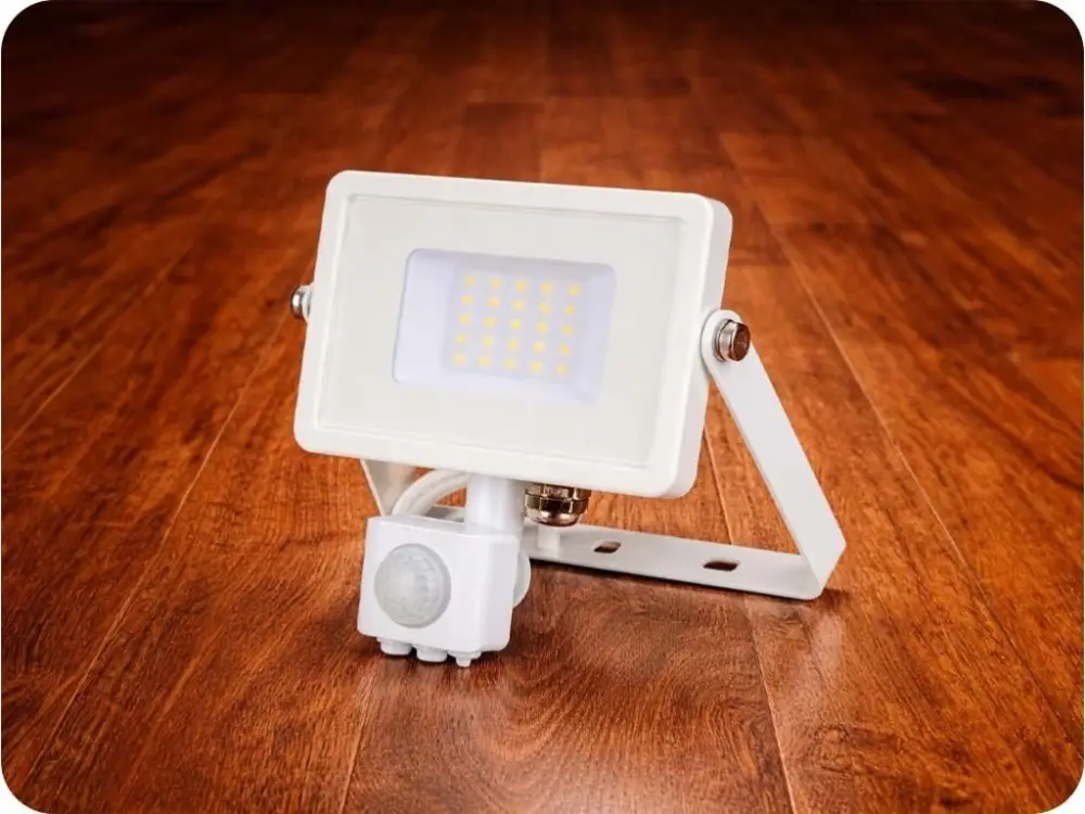 30W-os LED reflektor SMD érzékelővel, fehér, SAMSUNG chip Akció