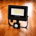 LED line® reflektor érzékelővel 30W, 3000lm, 4000K [203532] Biztonságos vásárlás