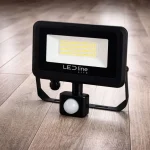 LED line® reflektor érzékelővel 50W, 5000lm, 4000K [203556] Expressz szállítás