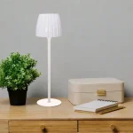 Vedd meg online LED ASZTALI LÁMPA 2,7W, 110LM, ÉRINTŐS, DIMMELHETŐ, 3IN1, FEHÉR