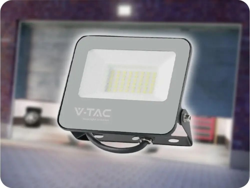 Vedd meg online NAGY FÉNYERŐ LED-REFLEKTOR 30W, 4800LM, IP65